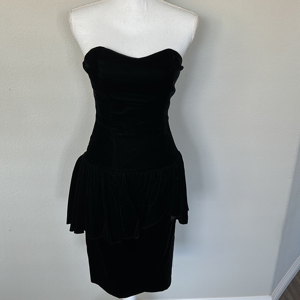 Positively Ellyn Vintage Velvet Dress - Size 6